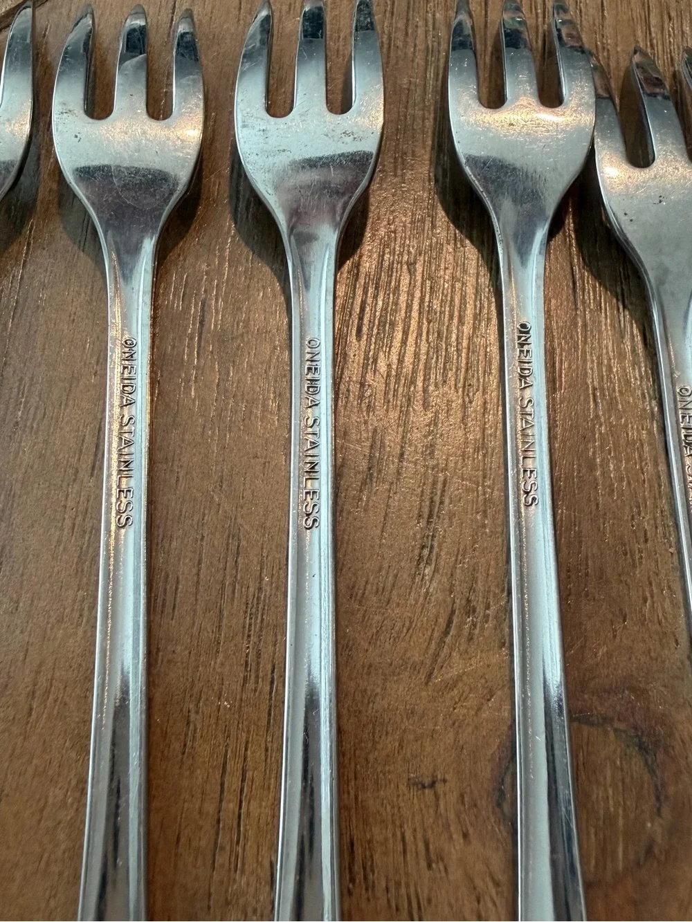 Set 5 Oneida Deluxe Stainless CHATEAU Glossy Cocktail / Seafood Forks EXCELLENT